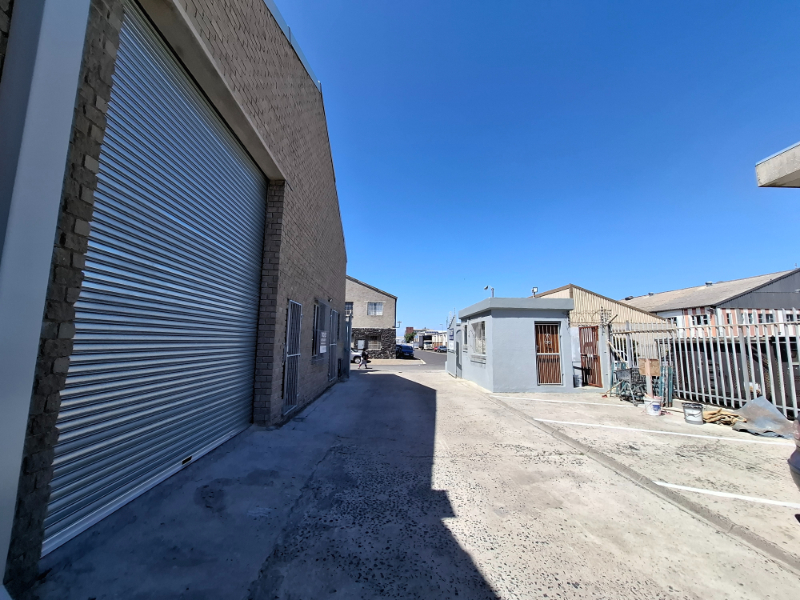 To Let commercial Property for Rent in Maitland Western Cape